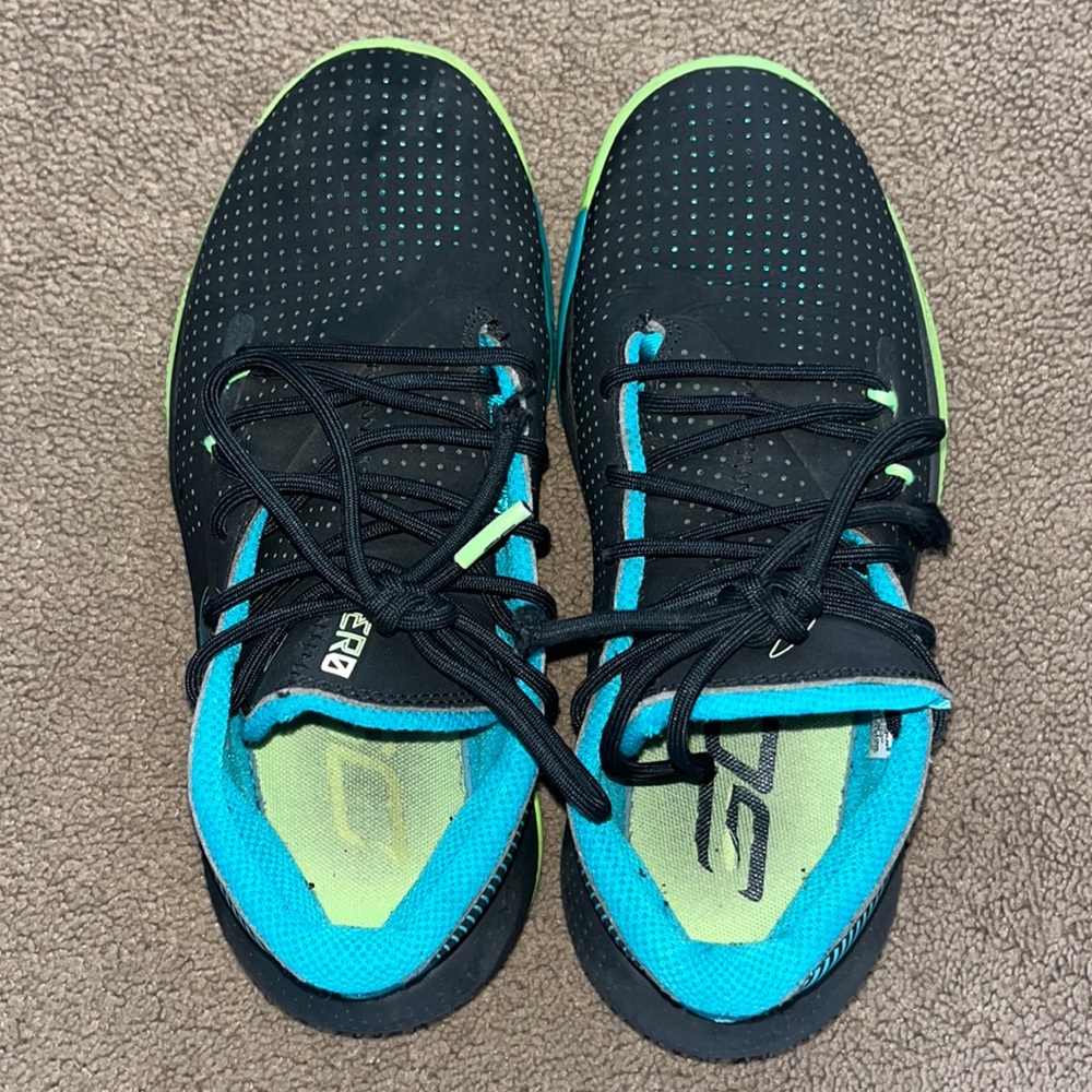 Youth under armour basketball shoes